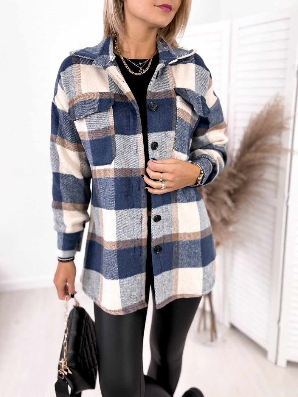 Kate – Langarm Wolljacke mit Karomuster
