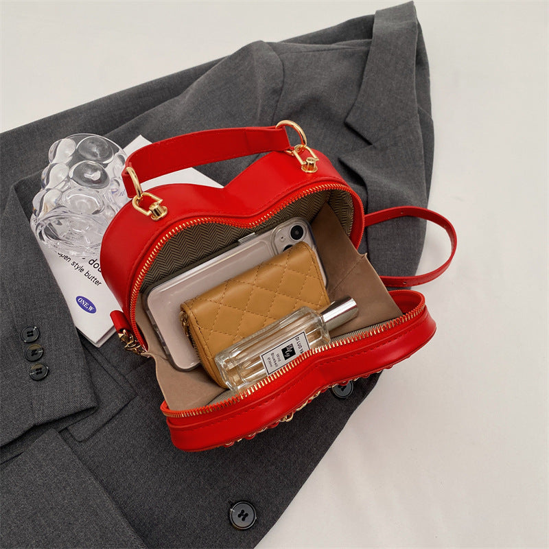 Julia – Große Damen Schultertasche mit Kette