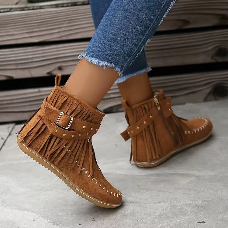 Barbara – Retro Stiefeletten mit Nieten und Quasten
