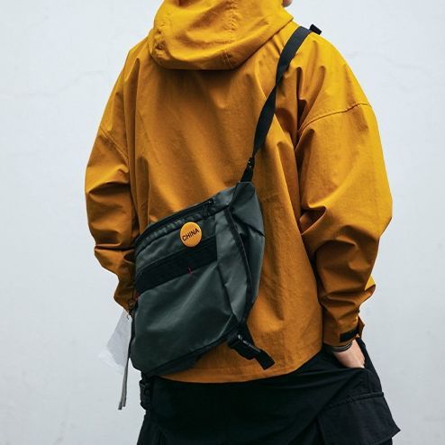 Marcus – Herrenjacke mit Kapuze und funktionalen Taschen