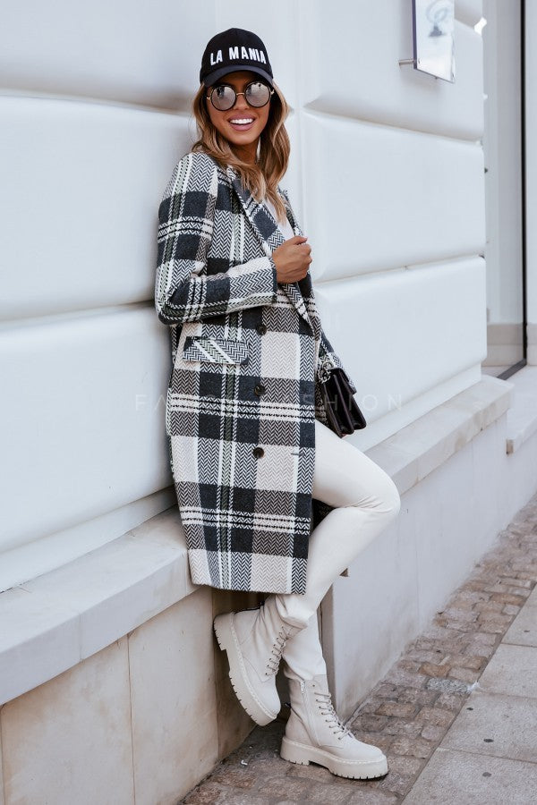 Brenda – Wollmantel mit Karo-Muster