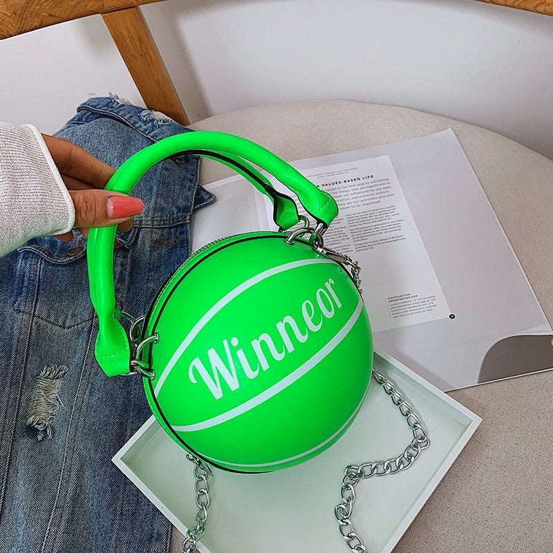 Louise – Basketballförmige Damenhandtasche mit Kette