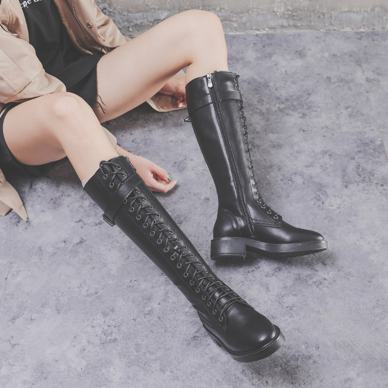 Lydia – Lange Damenstiefel mit flachem Absatz und großen Größen