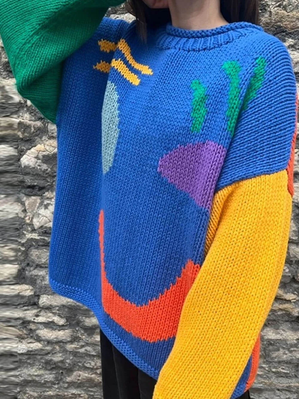 Damen Strickpullover Happy Sunday mit abstraktem Gesichtsmotiv – Komfortabler Freizeit-Look
