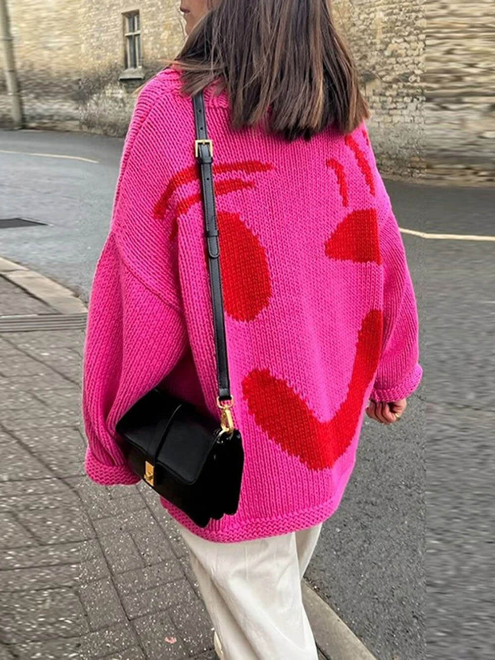 Damen Strickpullover Happy Sunday mit abstraktem Gesichtsmotiv – Komfortabler Freizeit-Look
