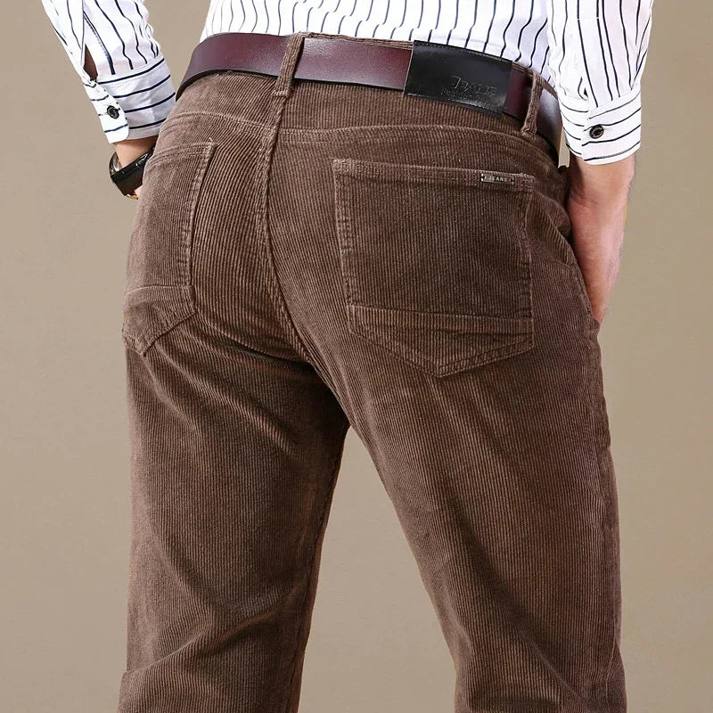 Trevor – Herren Cordhose mit regulärer Passform