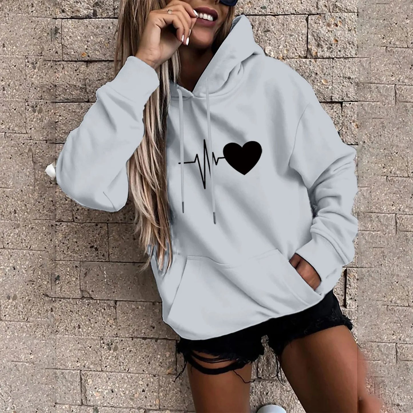 Ava - Kapuzenpullover mit Herzmotiv