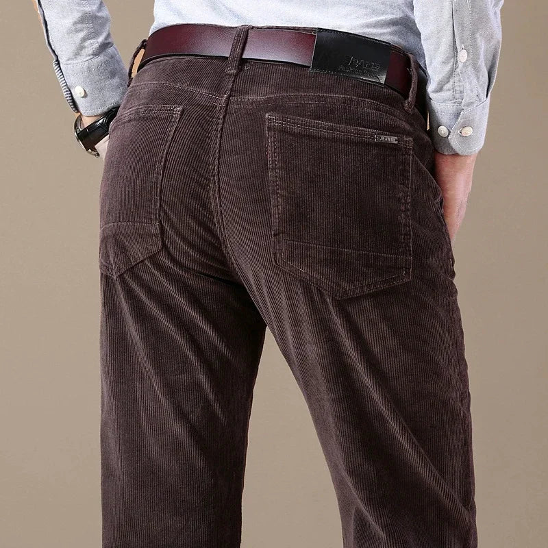 Trevor – Herren Cordhose mit regulärer Passform