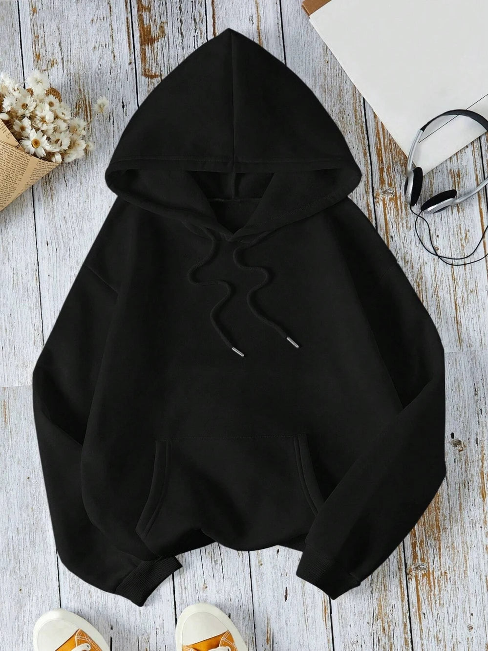 Jasmin – Schwarzer Kapuzenpullover mit auffälligem Statement-Print