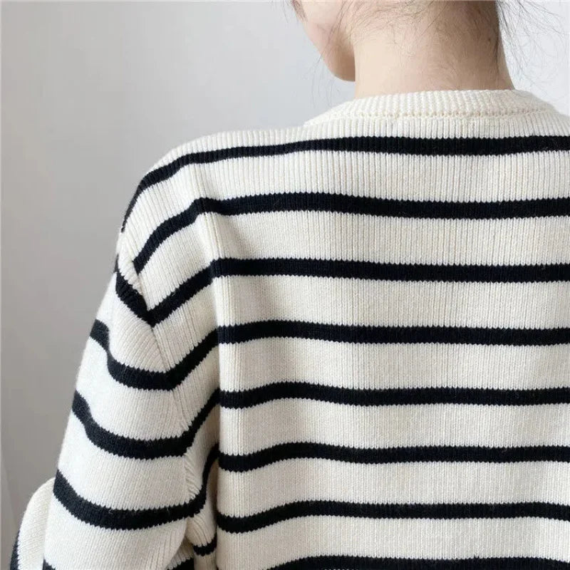 Louise – Gestrickte Cardigan mit Kontraststreifen für Herbst und Winter