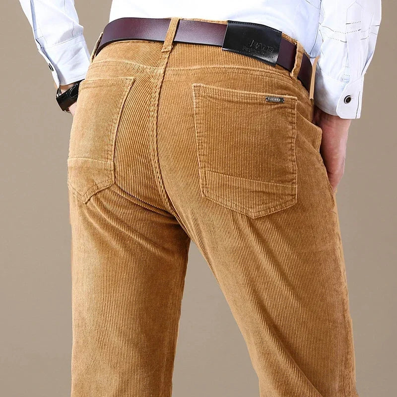 Trevor – Herren Cordhose mit regulärer Passform