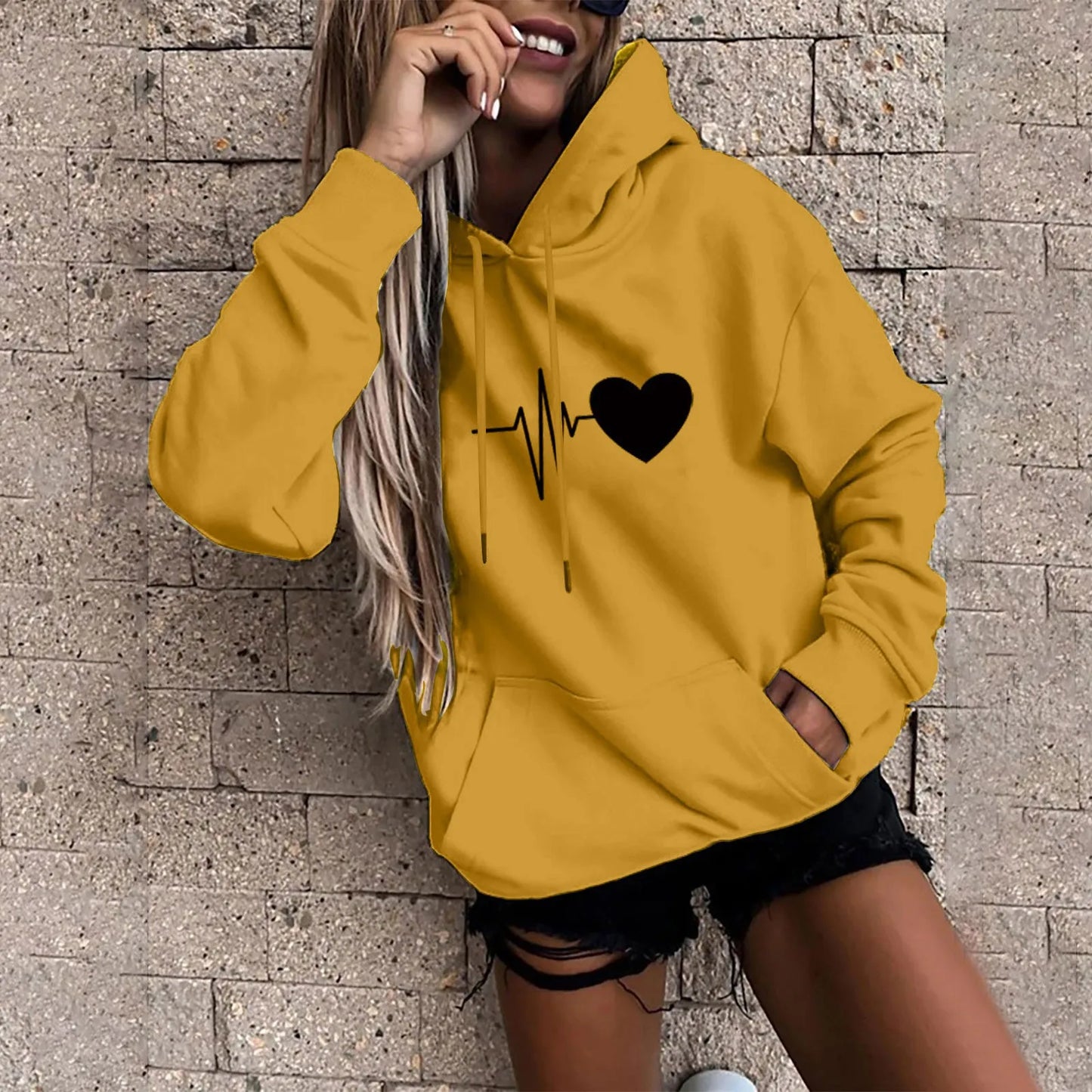 Ava - Kapuzenpullover mit Herzmotiv