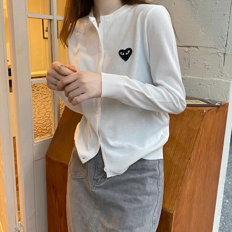 Clara – Schlanke Damen Strickjacke mit langen Ärmeln für Frühling und Herbst