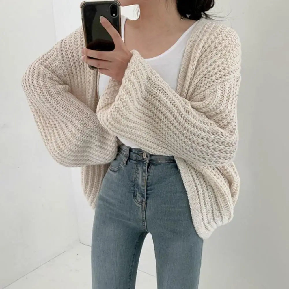 Amelie – Damen Strickjacke mit V-Ausschnitt und langen Laternenärmeln