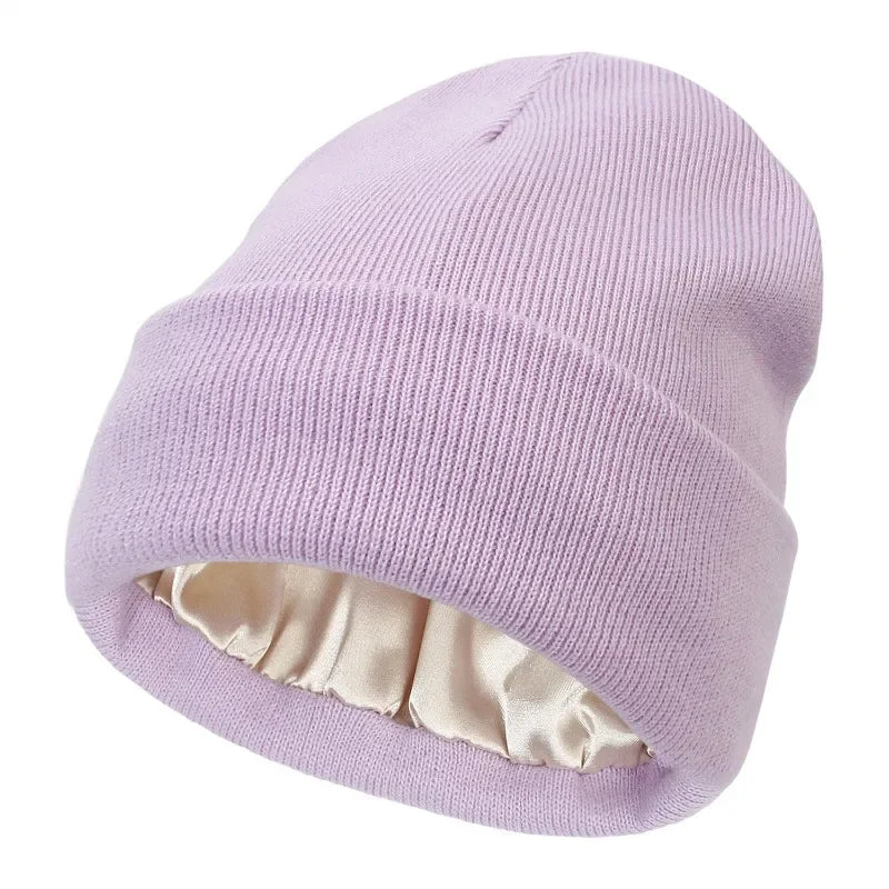 Susan – Flauschige Damenstrickmütze mit Seidensatin-Futter