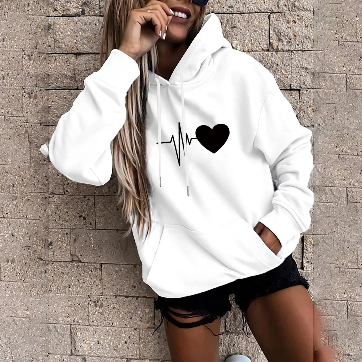 Ava - Kapuzenpullover mit Herzmotiv