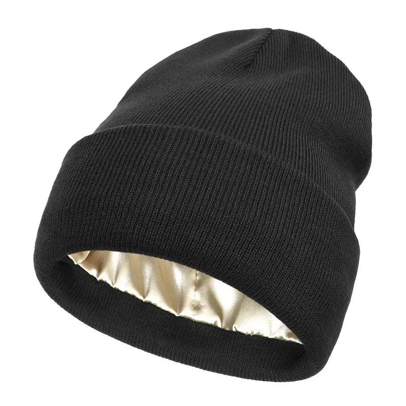 Susan – Flauschige Damenstrickmütze mit Seidensatin-Futter