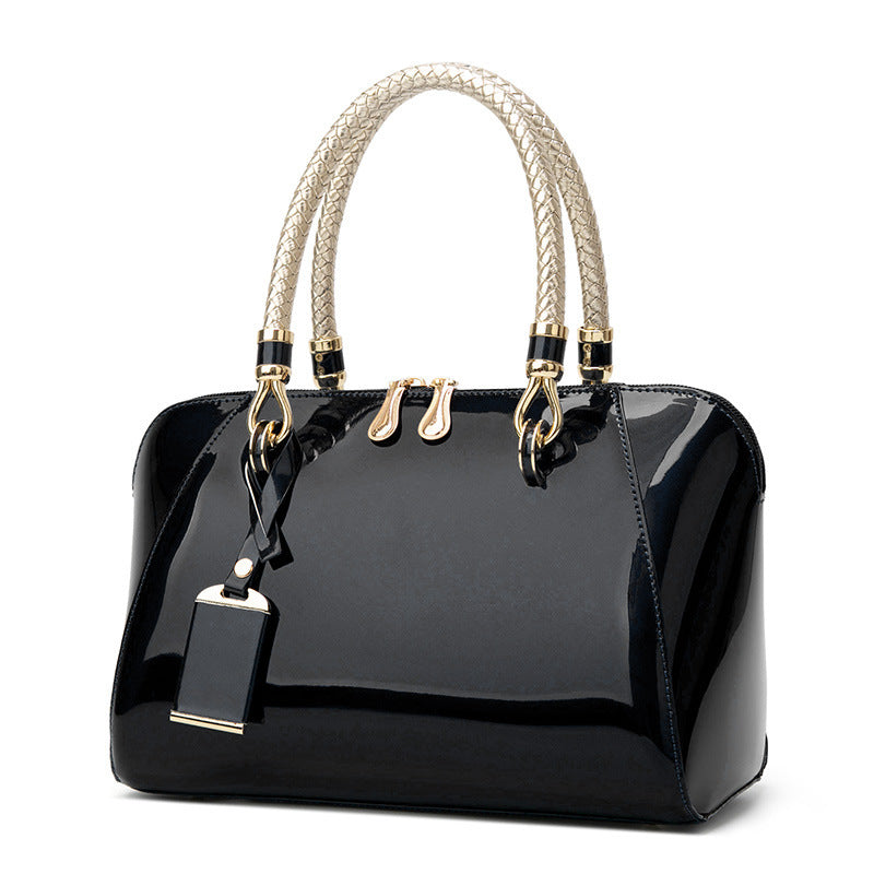 Patricia – Glänzende Handtasche aus Kunstleder