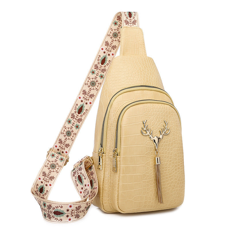 Abigail – Crossbody-Tasche mit Hirschquasten und modischer Stickerei
