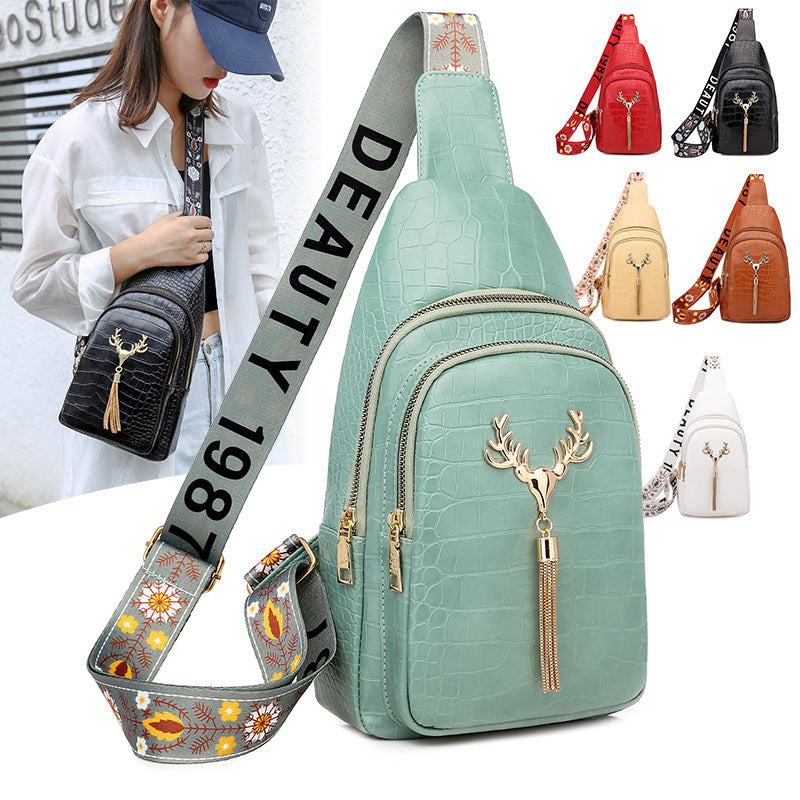 Abigail – Crossbody-Tasche mit Hirschquasten und modischer Stickerei