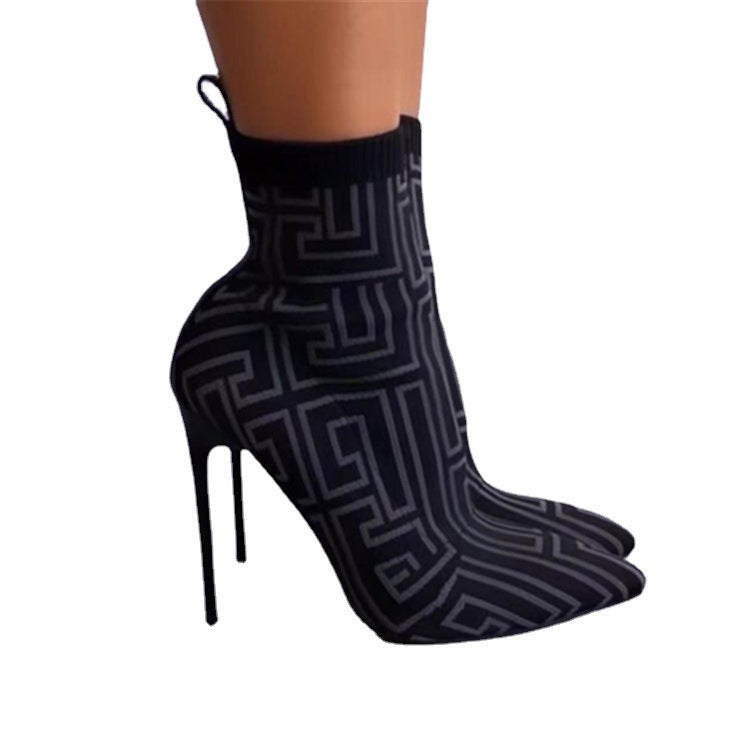 Charlotte – Damenstiefel mit Absatz und spitzem Zeh
