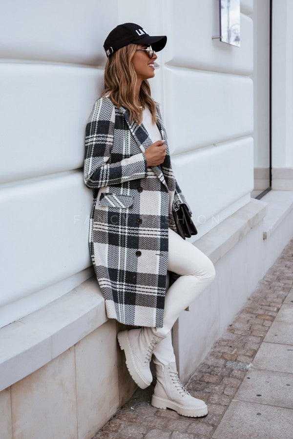 Brenda – Wollmantel mit Karo-Muster