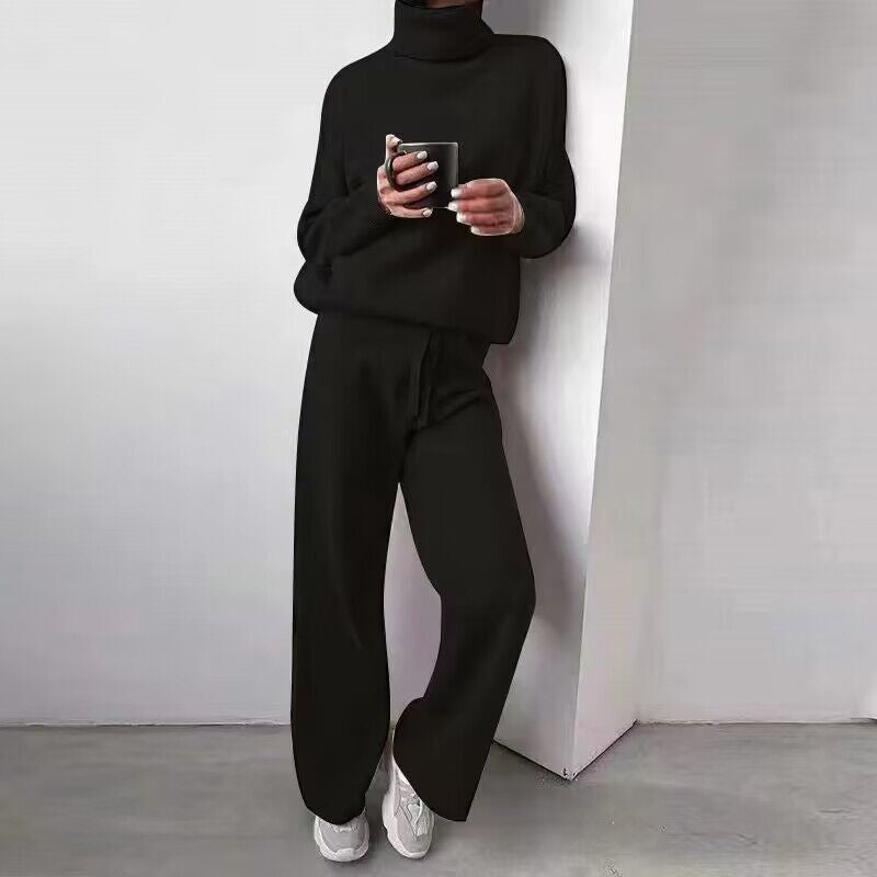 Carol – Freizeitanzug mit Rollkragenpullover und Kordelzughose