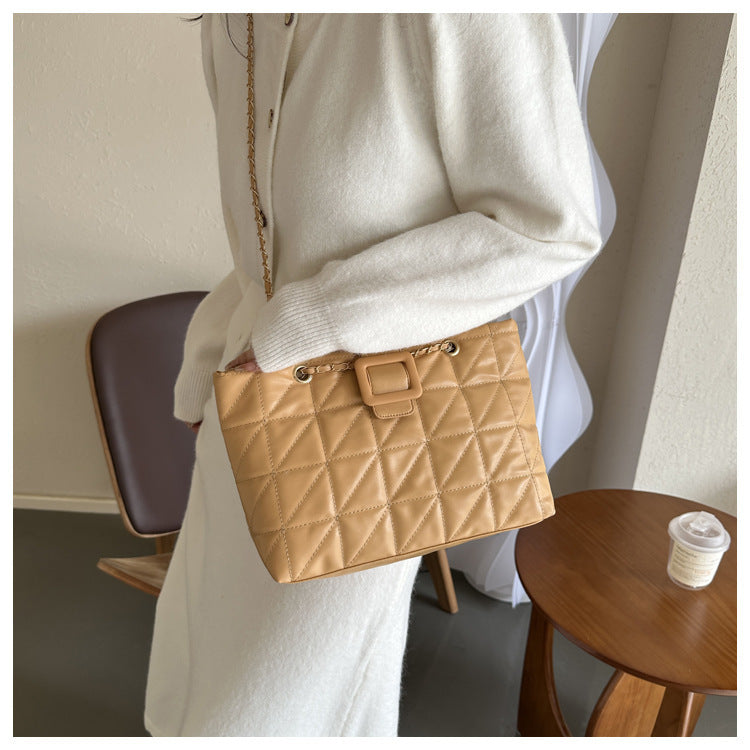 Deborah – Trendige Damen Kettentasche im Chanel-Stil