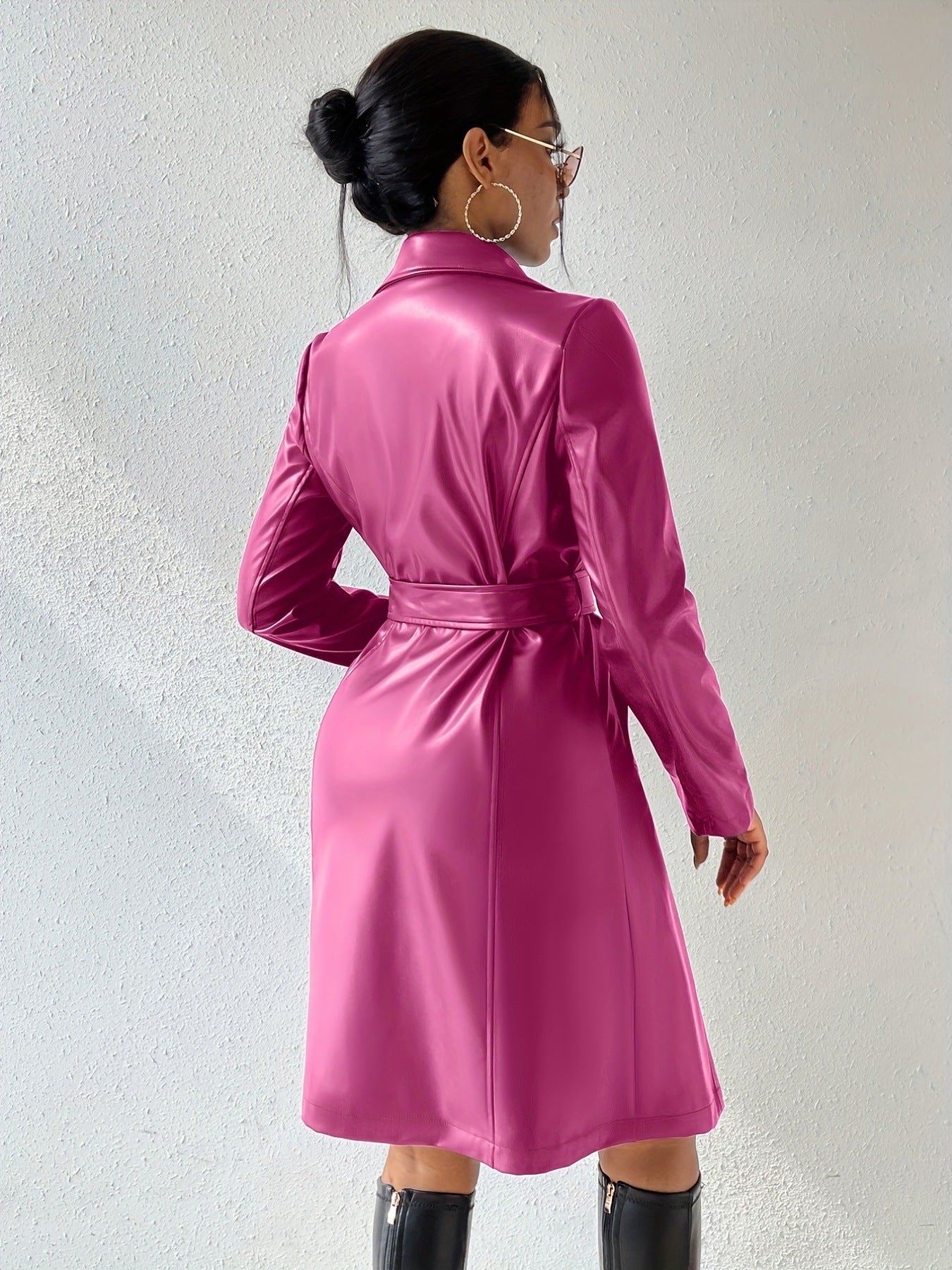 Rebecca – Langer Trenchcoat aus PU-Leder mit Taschen