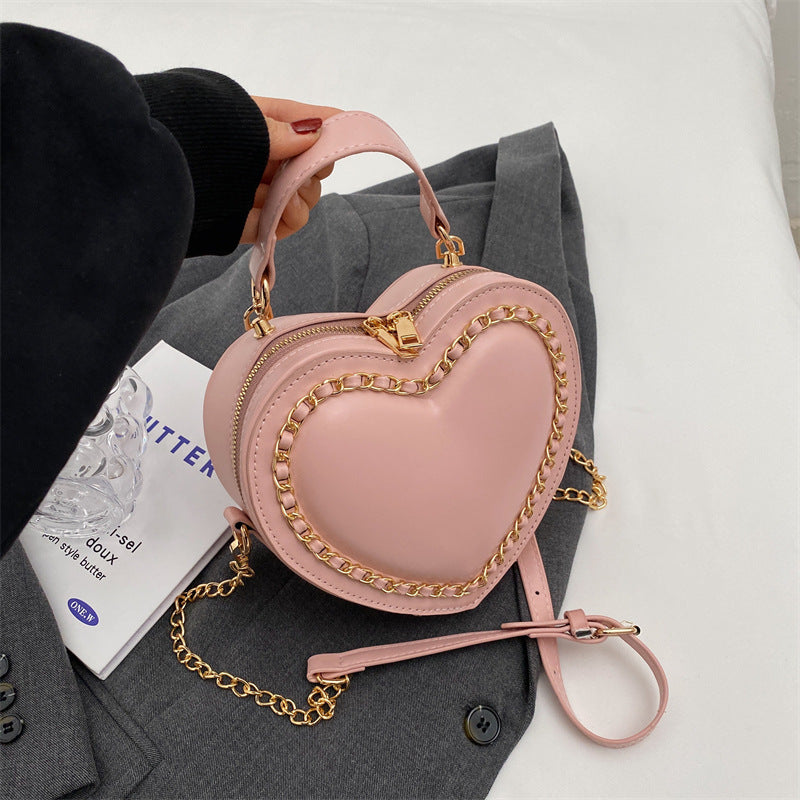 Julia – Große Damen Schultertasche mit Kette