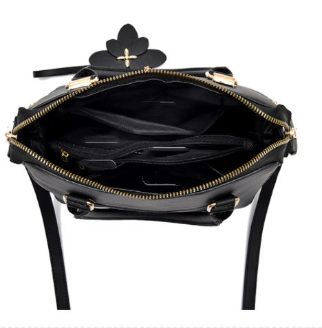 Jennifer – Bestickte Damenhandtasche mit Blumenmuster