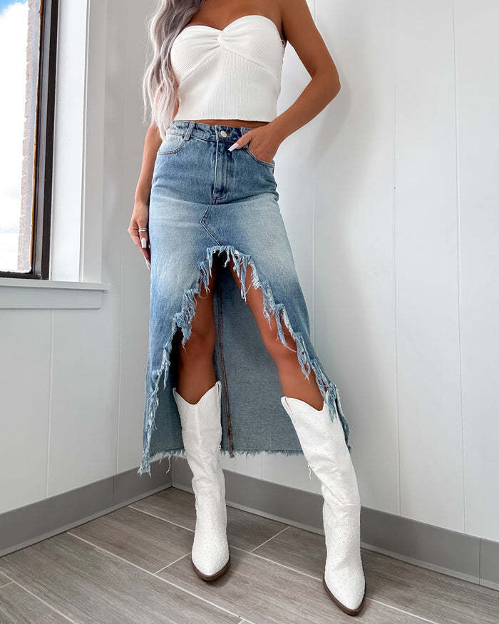 Megan – Asymmetrischer Damenrock mit ausgefranstem Saum