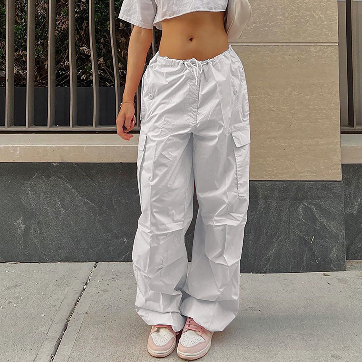 Ruby – Modische Damen-Cargohose mit Kordelzug und Taschen
