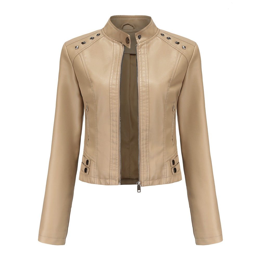Leanne – Nietenbesetzte Damen-Lederjacke mit langen Ärmeln