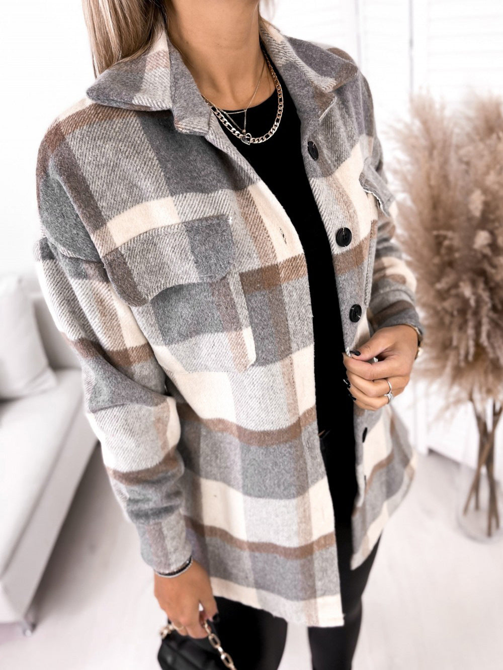 Kate – Langarm Wolljacke mit Karomuster