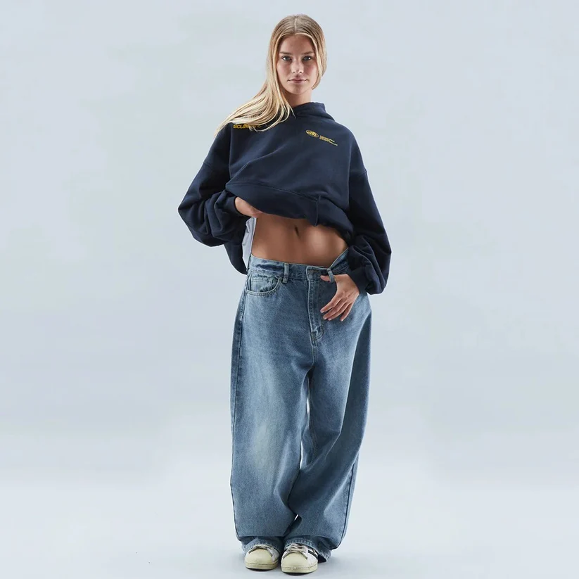 Unisex Hoodie mit grafischem Rückendruck – Moderner Streetwear Style – Perfekt für Alltag und Freizeit