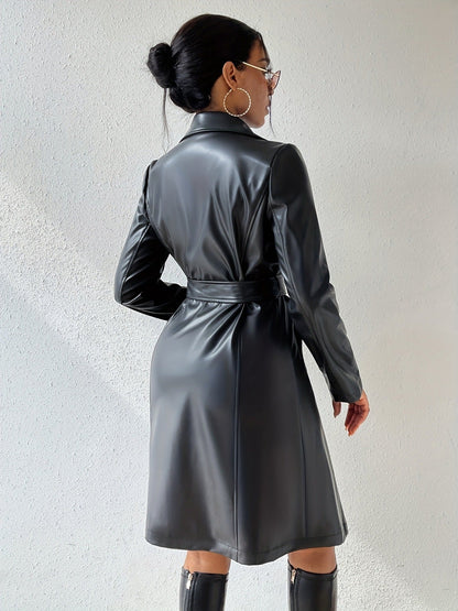 Rebecca – Langer Trenchcoat aus PU-Leder mit Taschen