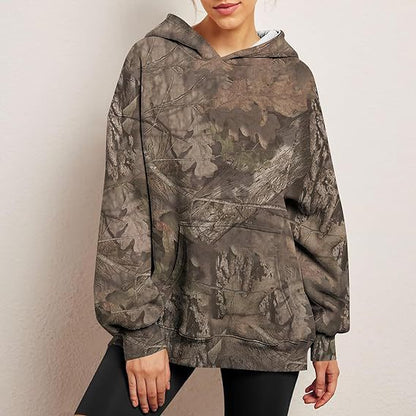 Louise – Oversize Damen-Hoodie mit Ahornblatt-Muster
