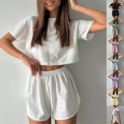 Anne – Sommerliches Sportset mit Crop-Top und Schlitzhosen