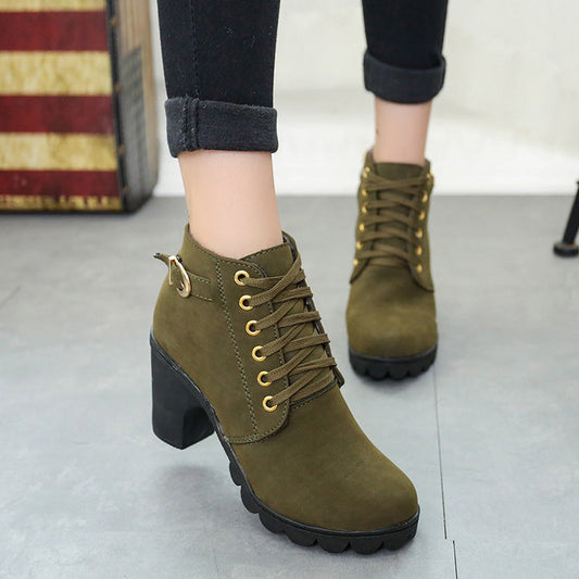 Nicole – Chunky Blockabsatz Stiefeletten mit Schnalle