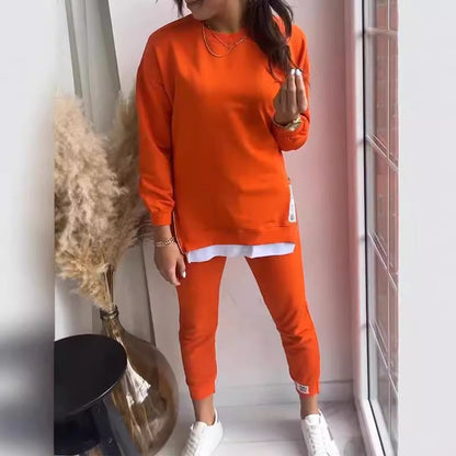 Adele – Modisches Damen-Sweatshirt mit Schlitzdesign und Slim-Fit-Hose Zweiteiler