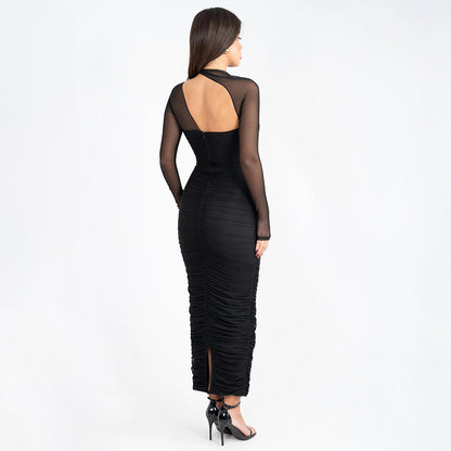 Andrea – Schlankes Rückenfreies Faltenkleid mit Rundhals