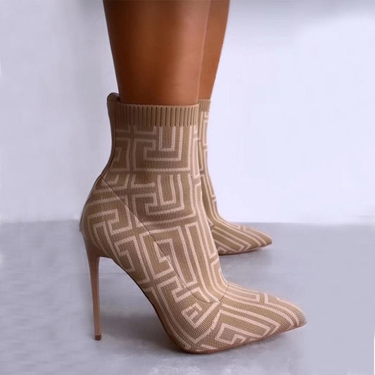 Charlotte – Damenstiefel mit Absatz und spitzem Zeh