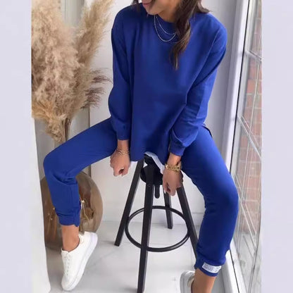 Adele – Modisches Damen-Sweatshirt mit Schlitzdesign und Slim-Fit-Hose Zweiteiler