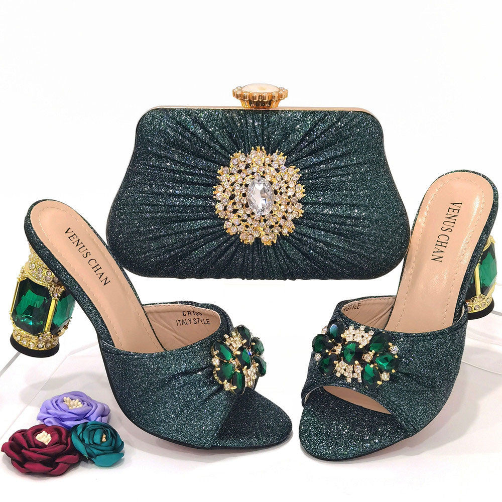 Imogen – Damenschuhe und Taschen mit afrikanischem Design