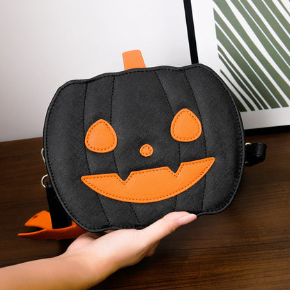 Rebecca – Lustige Kürbis-Schultertasche mit Fledermaus