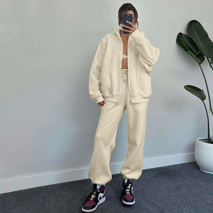 Nicola – Modischer Jogger-Set mit Taschen und Stehkragen