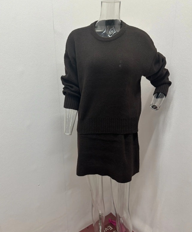 Joy – Elegantes Damenpullover-Set aus Strick mit Minirock