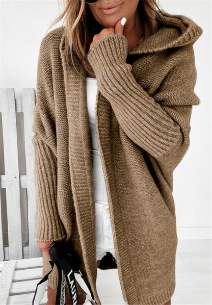 Sophia – Oversize Kapuzenstrickjacke mit Fledermausärmeln