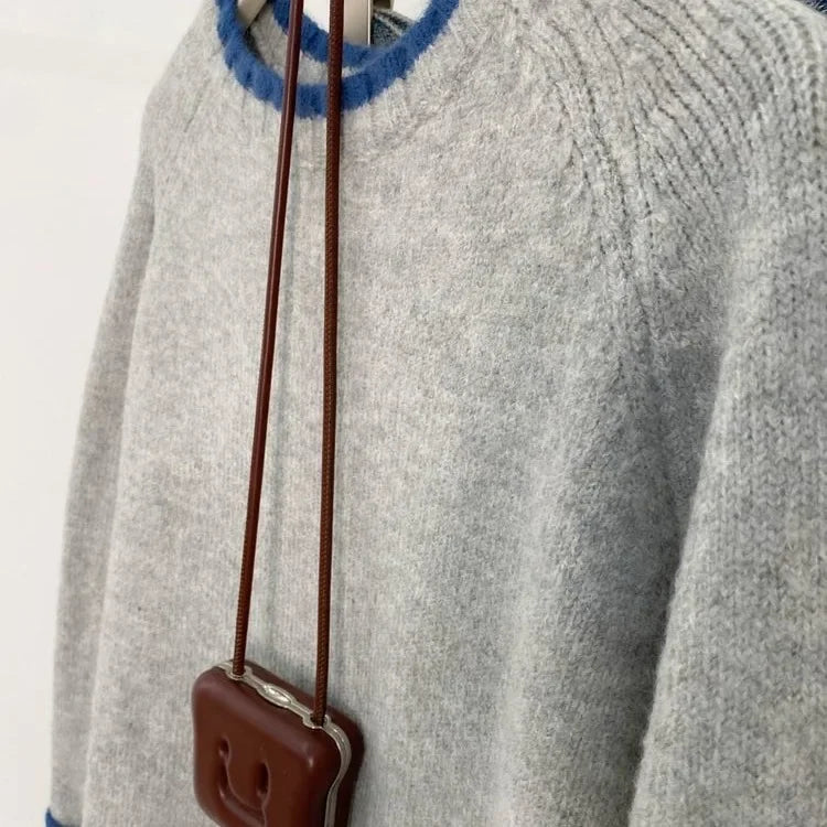 Damen Strickpullover mit Rundhalsausschnitt und asymmetrischem Saum – Bequemer Herbstpullover für Alltag und Freizeit